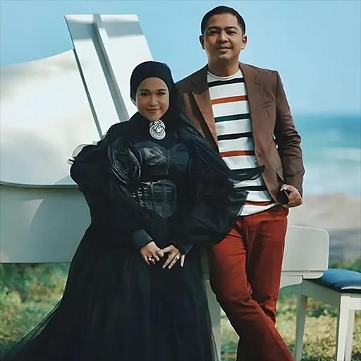 ERNIE ZAKRI & ADE GOVINDA